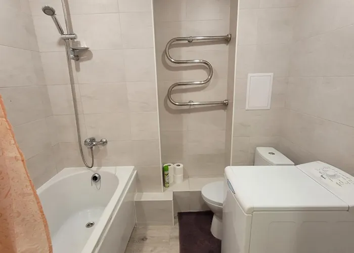 уютная студия Paehklimaee 11 アパート ナルヴァ